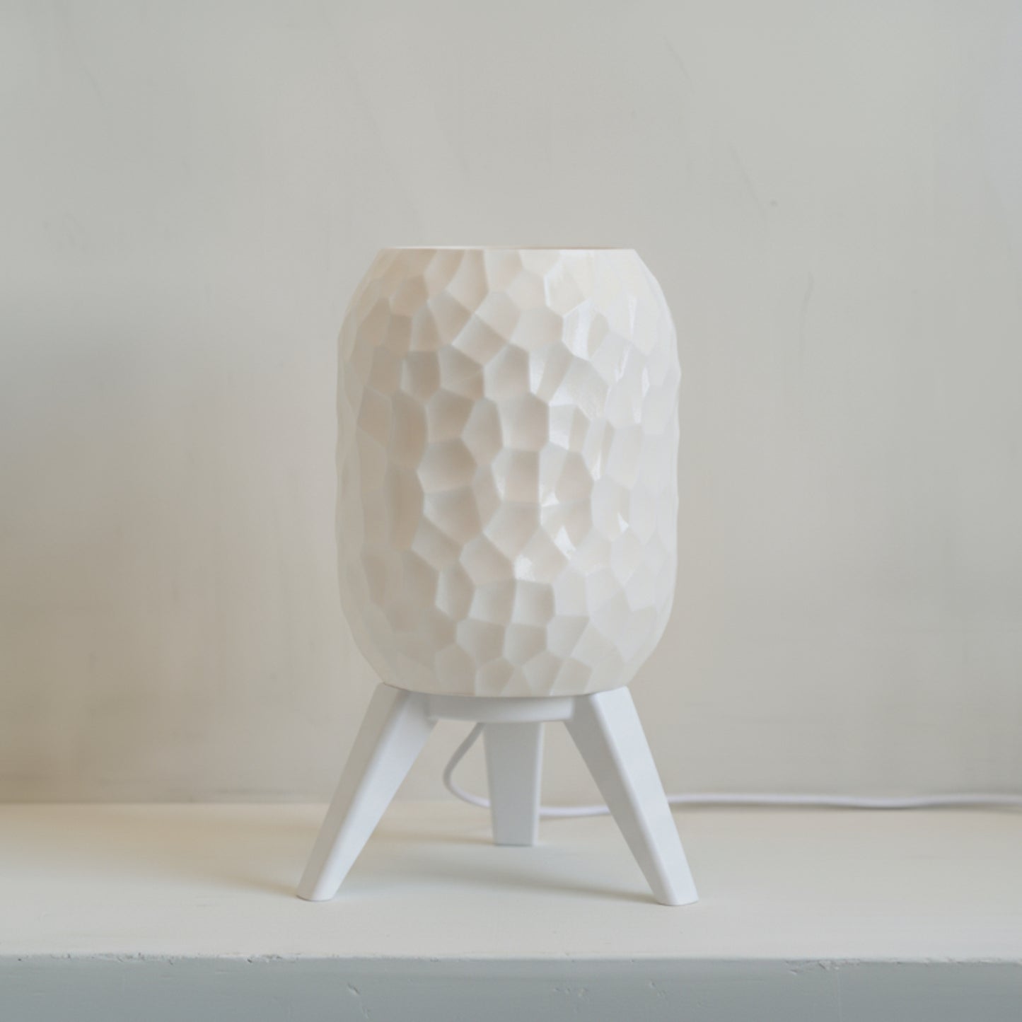 Luminaria_de_Mesa_Prisma_Oriva_Decor