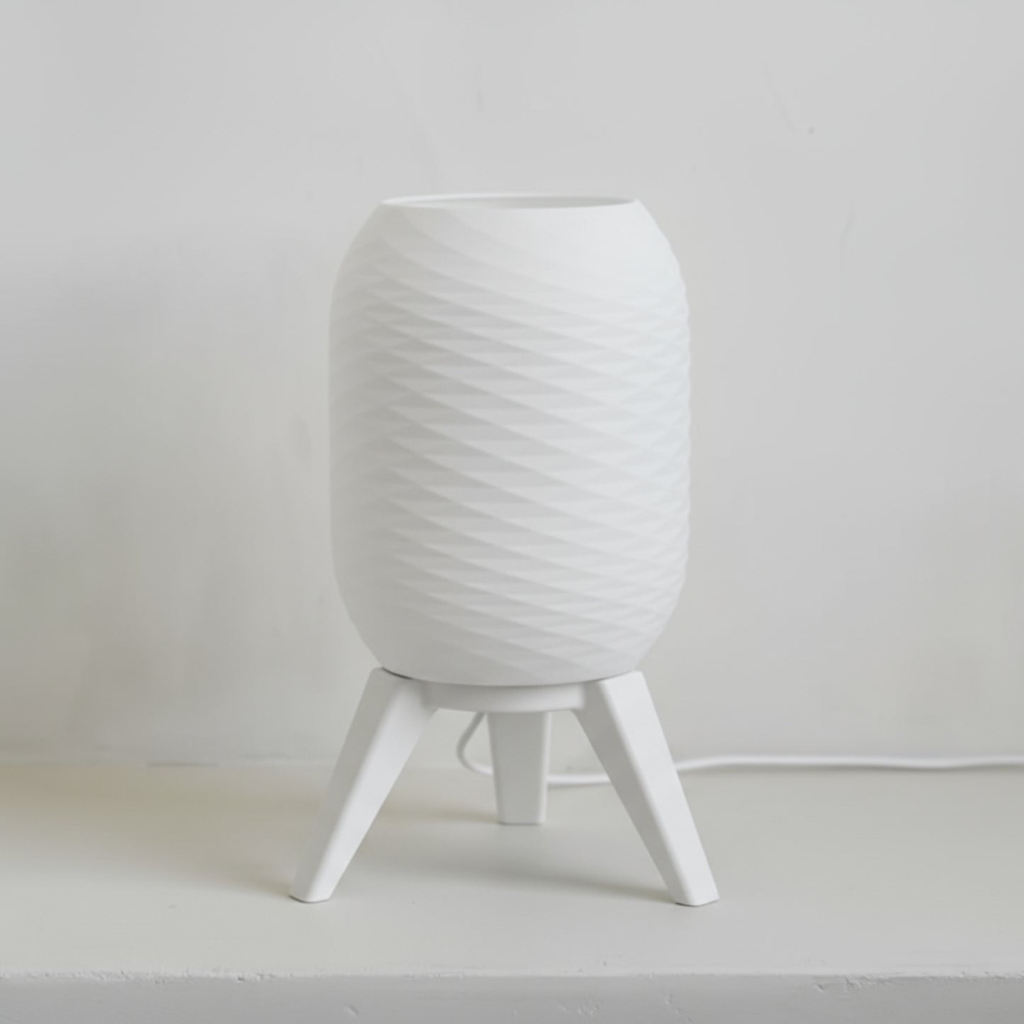 Luminaria_de_Mesa_Prisma_Oriva_Decor