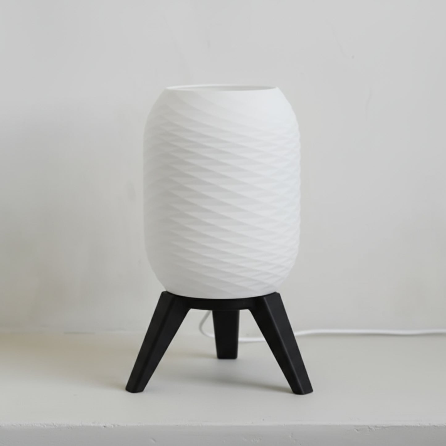 Luminaria_de_Mesa_Prisma_Oriva_Decor