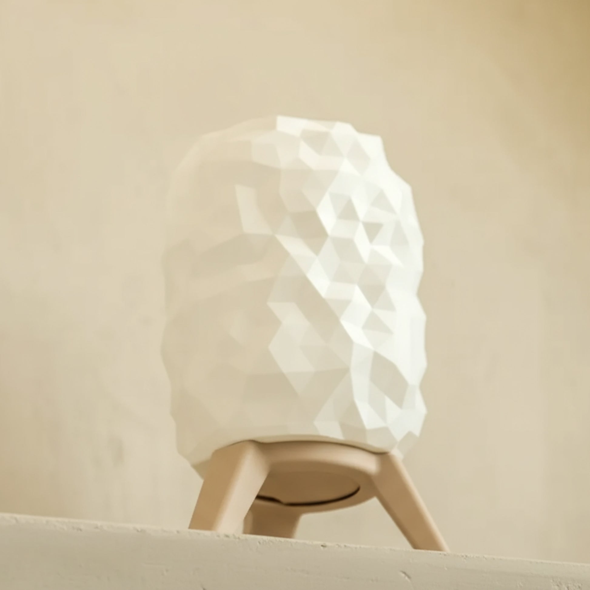 Luminaria_de_Mesa_Prisma_Oriva_Decor