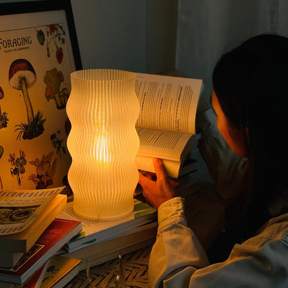 Luminária de Mesa Ondulada Translúcida
